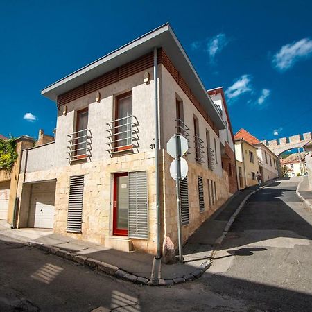 Keltaur Studio Apartman With Garage Apartment Pecs Exterior photo
